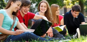 Estudiantes conviviendo