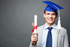 Estudiante con diploma